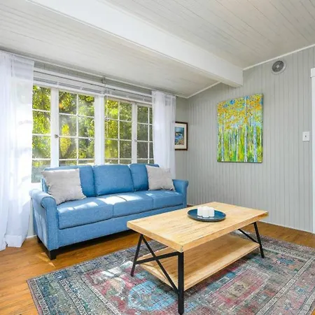 Adorable Cottage Among Trees Close To Everything